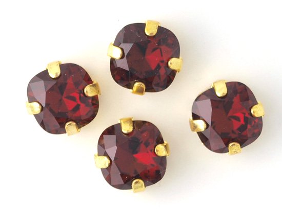 red square glass beads 8mm