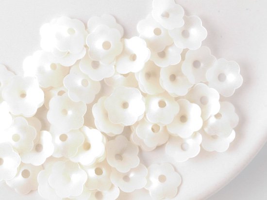 white pearl flower cup spangle 8.5mm