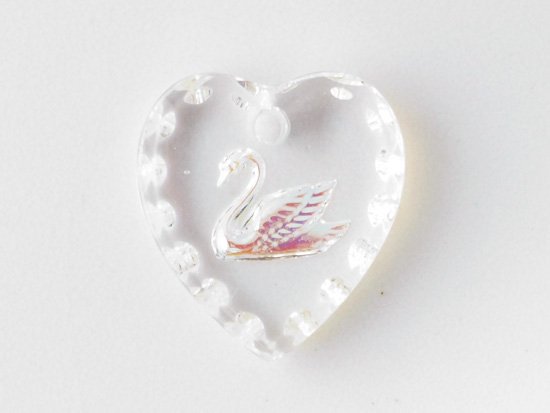 <img class='new_mark_img1' src='https://img.shop-pro.jp/img/new/icons5.gif' style='border:none;display:inline;margin:0px;padding:0px;width:auto;' />vintage clear heart Intaglio swan 12x11mm