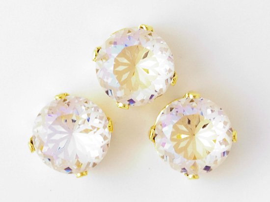 clear round flower glass with gold setting 10mm