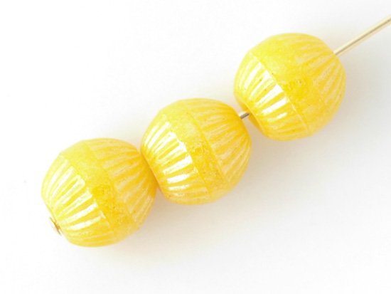 vintage yellow round beads 9mm
