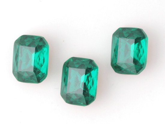 vintage emerald rectangle glass 10x8mm