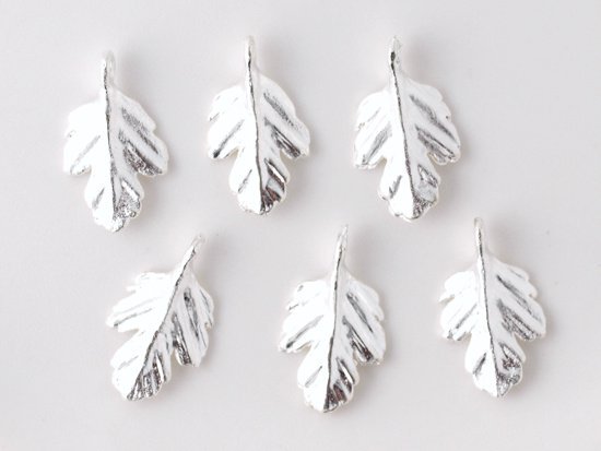 leaf charm matte silver 14mm