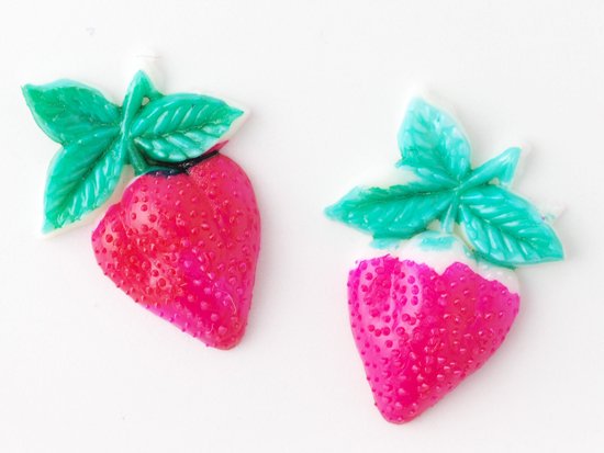 vintage pink strawberry cabochon A 20x15.5mm