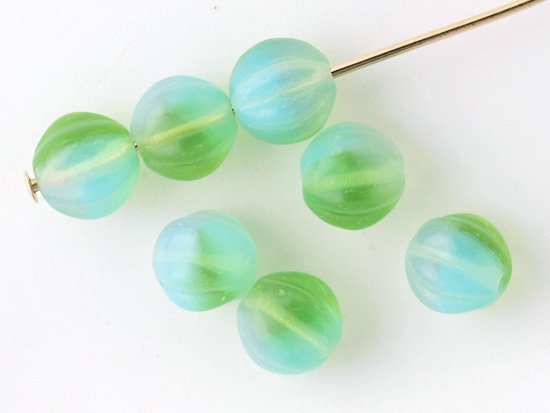 <img class='new_mark_img1' src='https://img.shop-pro.jp/img/new/icons5.gif' style='border:none;display:inline;margin:0px;padding:0px;width:auto;' />light blue green melon beads 6mm