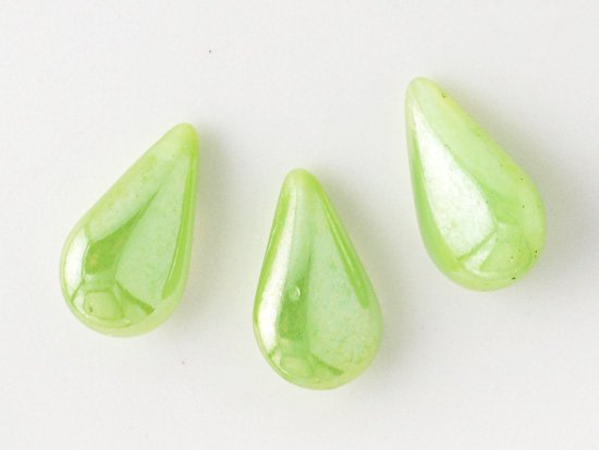 vintage light green tear drop glass 13x8mm