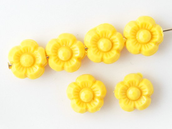 vintage yellow flower beads 10mm