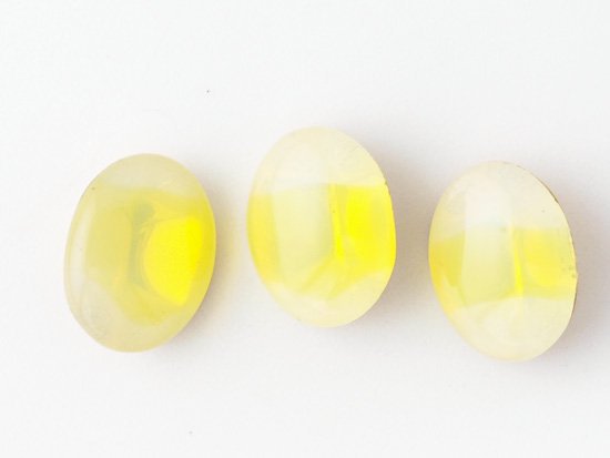 vintage yellow sabrina oval glass 10x8mm