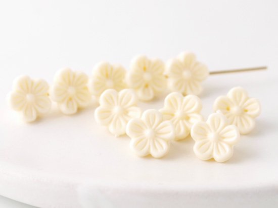 vintage ivory flower beads 8mm