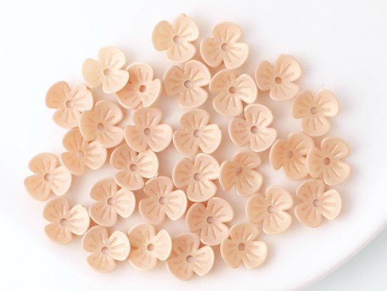 pearl beige 3petal flower beads 9.5mm