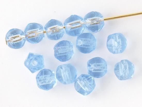 <img class='new_mark_img1' src='https://img.shop-pro.jp/img/new/icons5.gif' style='border:none;display:inline;margin:0px;padding:0px;width:auto;' />vintage light blue english cut beads 5mm