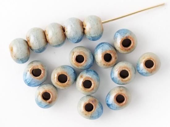 <img class='new_mark_img1' src='https://img.shop-pro.jp/img/new/icons5.gif' style='border:none;display:inline;margin:0px;padding:0px;width:auto;' />blue crack round pottery beads 5.5mm