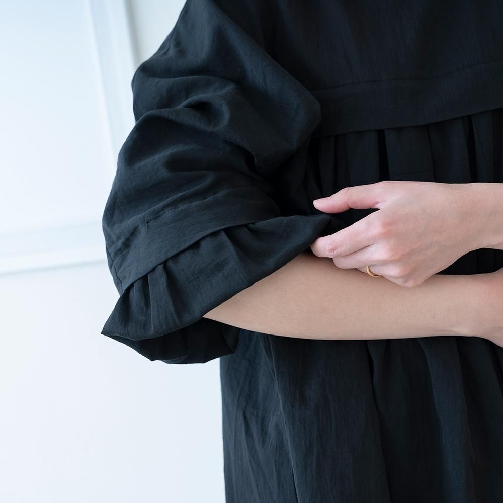 cotton satin - mock neck blouse - / black - PUKU