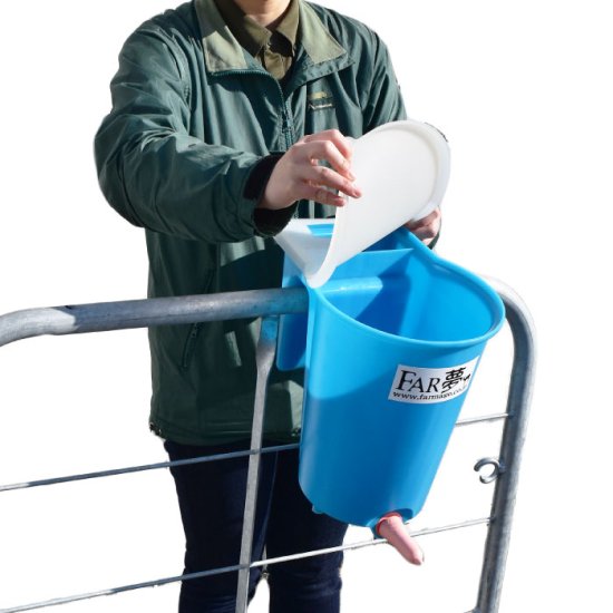 Calf feeding bucket 6 liters (set with heat-retaining silicone cover included)