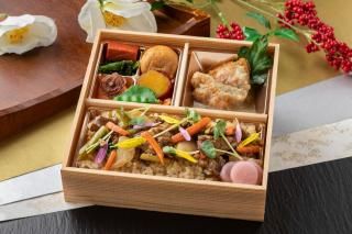 【2025冬弁当】近江牛八宝菜ご飯とコロッケ白味噌ソース弁当 【期間限定・無料茶付き】