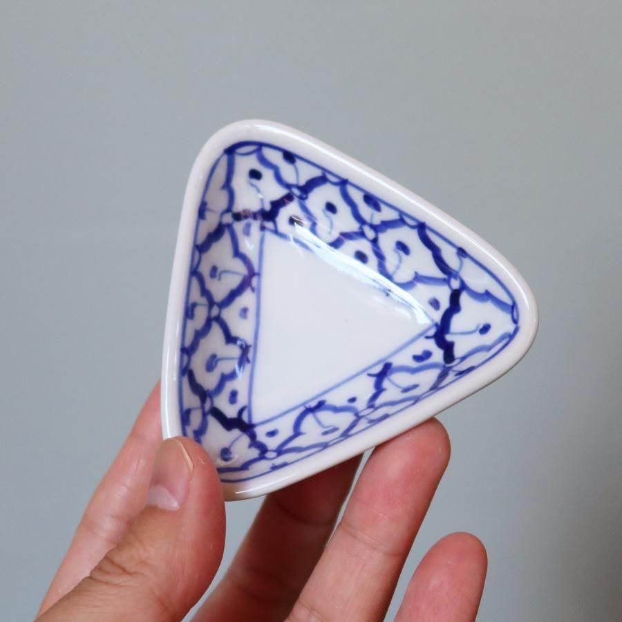 パイナップル 豆皿 三角(ブルー&ホワイト/タイ) - ベトナム食器 パイナップル 豆皿 三角(ブルー&ホワイト/タイ) - ベトナム食器