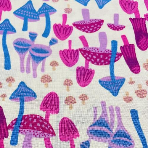 <img class='new_mark_img1' src='https://img.shop-pro.jp/img/new/icons1.gif' style='border:none;display:inline;margin:0px;padding:0px;width:auto;' />MODA FABRICS  Ruby Star  Hello Alice  Τۥ磻