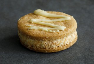 有機ココナッツ檸檬チーズ　ホワイトチョコバターサンドクッキー
