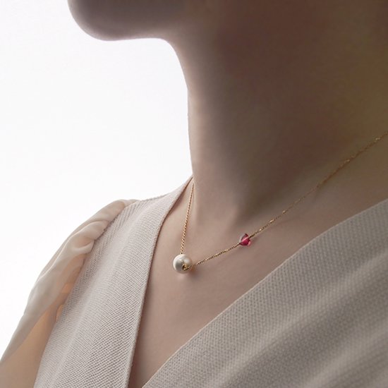 あこや天女級8.5ｍｍハートガーネット　Ｋ１８ペンダント | 美しいデザインと高品質のあこや真珠が魅力 - Nishinori Pearl Japan