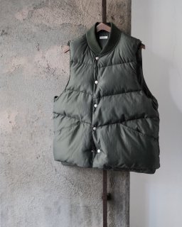 PHIGVEL / MOUNTAINEER DOWN VEST col.Forest