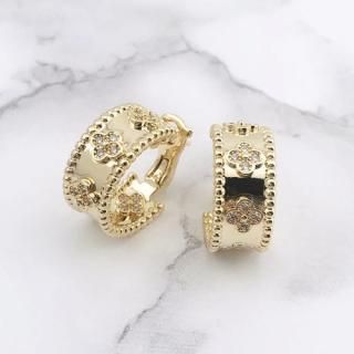 クローバーピアス 4P（マザーオブパール） - AR JEWELRY