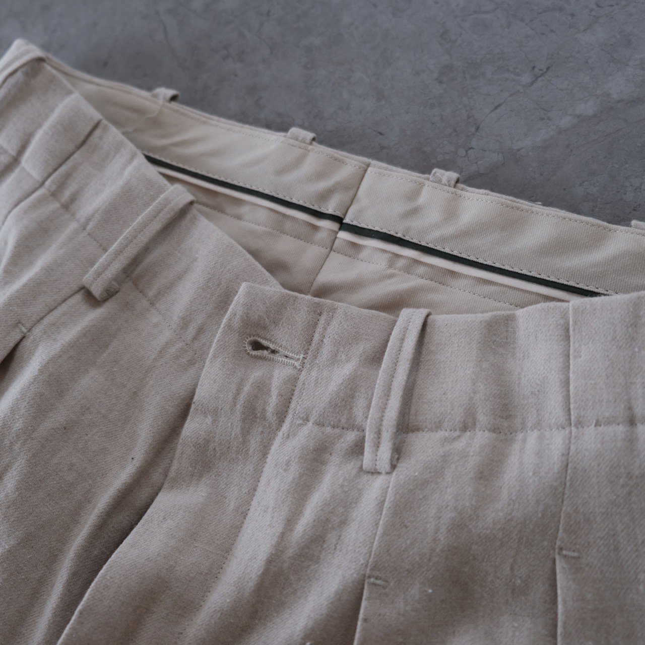 Gorsch(ゴーシュ）/ Rough Woven Twill Two In-tack Wide