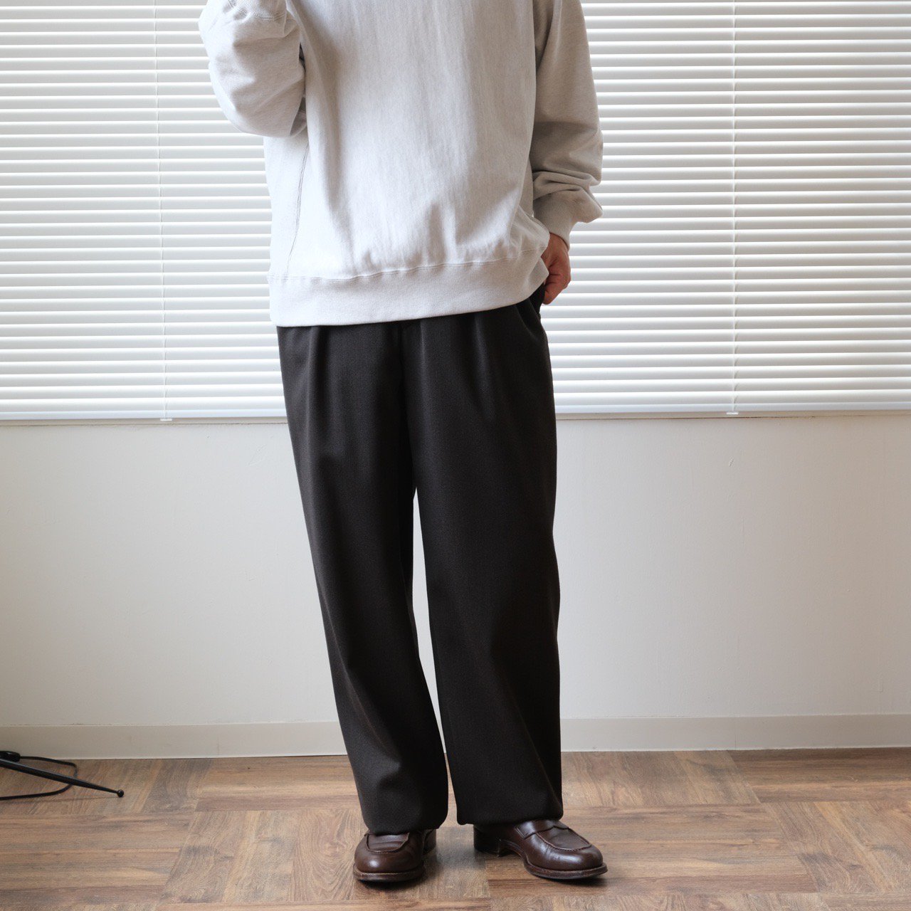 ULTERIOR(ｱﾙﾃﾘｱ) / MELANGE WOOL GABARDINE WIDE TROUSERS