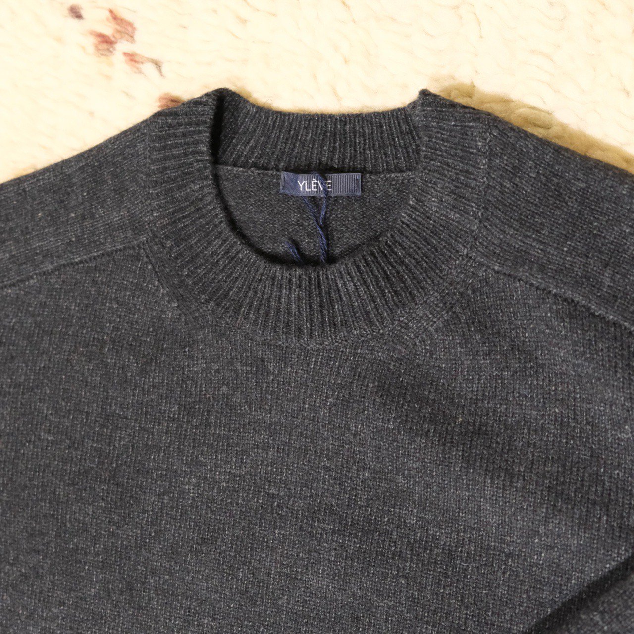 YLEVE(イレーヴ)/ RAMBS WOOL KNIT PO