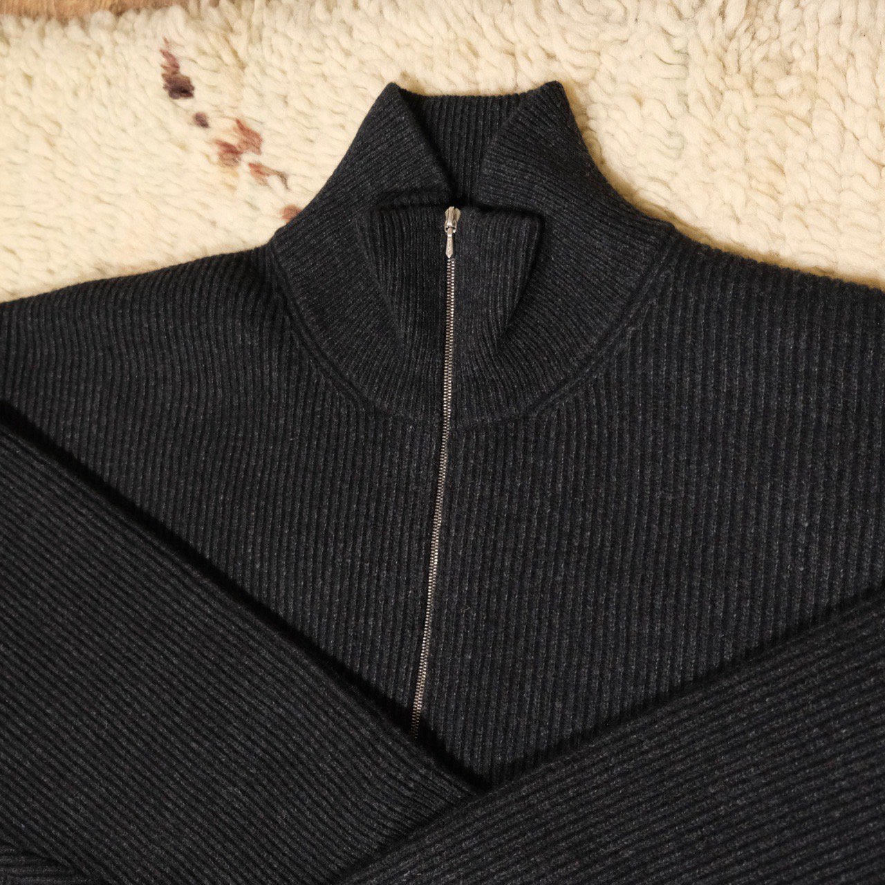 YLEVE(イレーヴ)/ RAMBS WOOL KNIT HARF ZIP PO