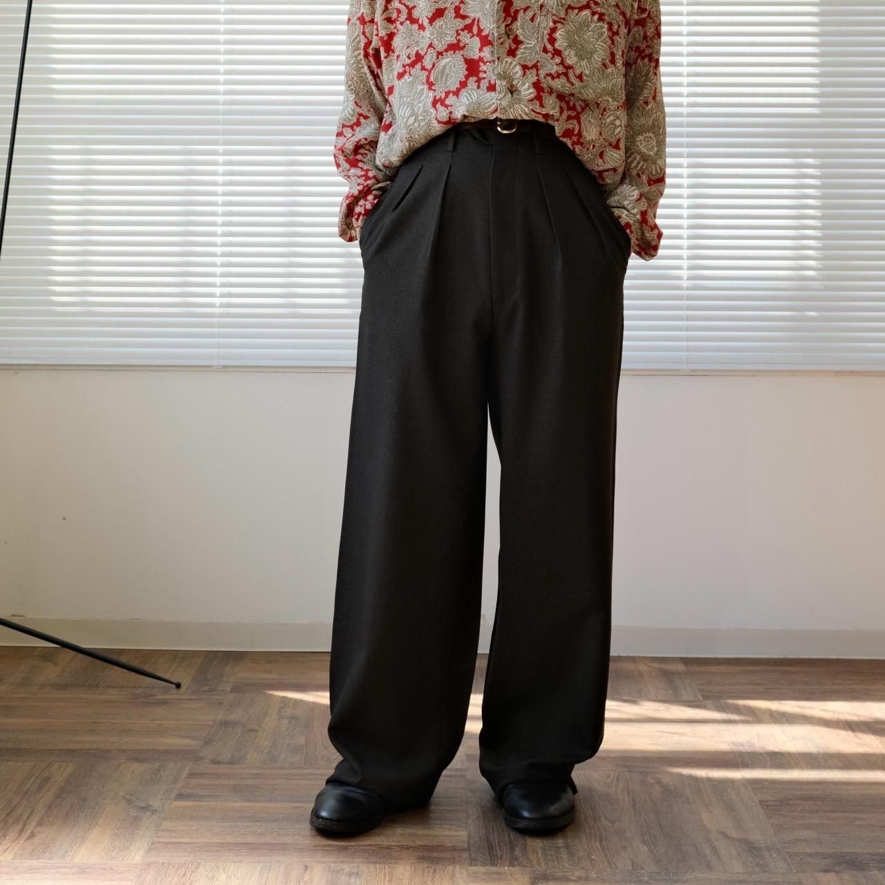 m's braque(エムズ ブラック) / TUCKED BAGGY PANTS Khaki Amundsen