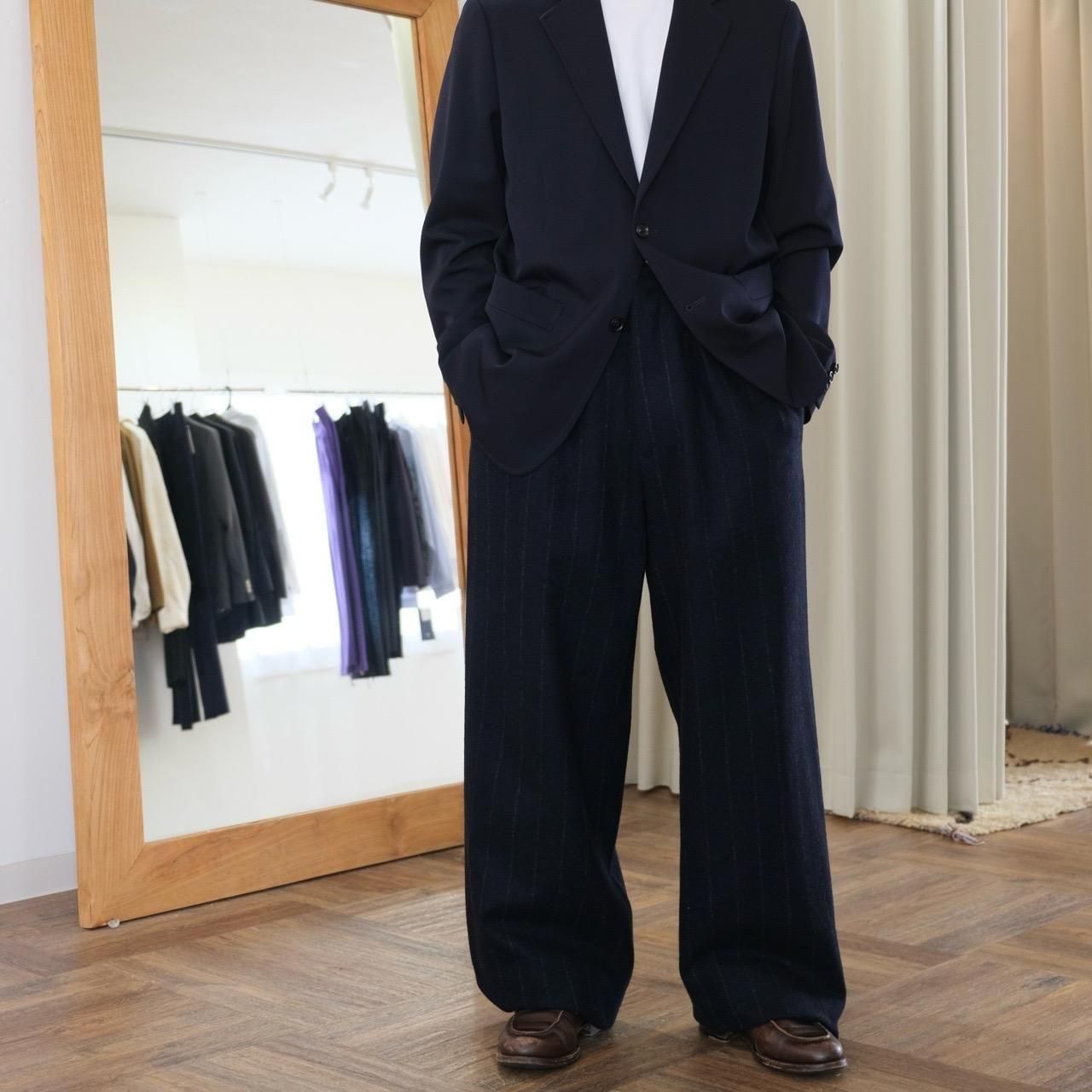m's braque(エムズ ブラック) / TUCKED BAGGY PANTS Navy Stripe