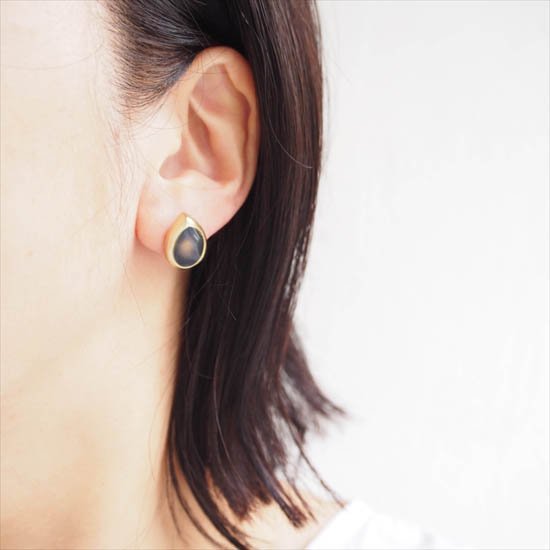 ピアス【Modern】/ブラックエナメルツユ型ピアス - Accessory Shop Ouca