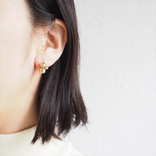 ピアス【Modern】/メタルラウンドパーツ3粒ピアス/GD*SV - Accessory Shop Ouca