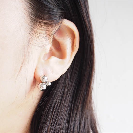 ピアス【Modern】/メタルラウンドパーツ3粒ピアス/GD*SV - Accessory Shop Ouca