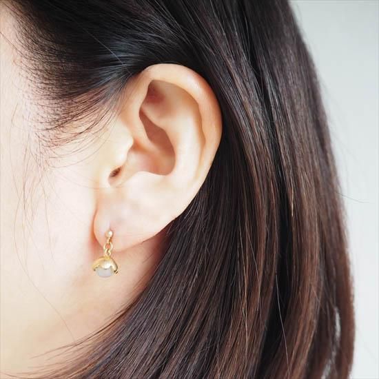 ピアス【Swing】/スカラップフレームムーンストーン6mmピアス