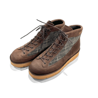 <img class='new_mark_img1' src='https://img.shop-pro.jp/img/new/icons25.gif' style='border:none;display:inline;margin:0px;padding:0px;width:auto;' /> White Mountaineering x Danner 'Washougul' Lace Up Boots 2顼