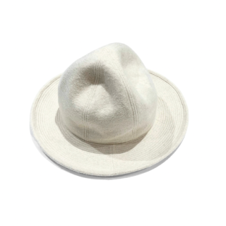 <img class='new_mark_img1' src='https://img.shop-pro.jp/img/new/icons55.gif' style='border:none;display:inline;margin:0px;padding:0px;width:auto;' />HEADS<br>MELTON MOUNTAIN HAT<br>Ivory