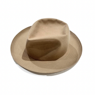 <img class='new_mark_img1' src='https://img.shop-pro.jp/img/new/icons25.gif' style='border:none;display:inline;margin:0px;padding:0px;width:auto;' />HEADS<br>BRIM STITCH HAT Beige