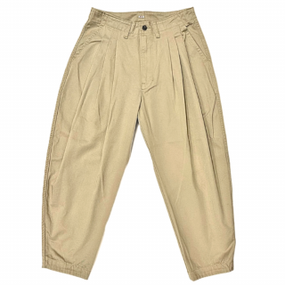 <img class='new_mark_img1' src='https://img.shop-pro.jp/img/new/icons1.gif' style='border:none;display:inline;margin:0px;padding:0px;width:auto;' />PORTER CLASSIC<br>SATCHIMO CHINOS KHAKI