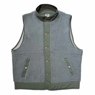 <img class='new_mark_img1' src='https://img.shop-pro.jp/img/new/icons1.gif' style='border:none;display:inline;margin:0px;padding:0px;width:auto;' />BARNS OUTFITTERS<br>Utility Boa Vest -A.Khaki-