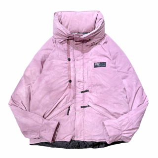 <img class='new_mark_img1' src='https://img.shop-pro.jp/img/new/icons47.gif' style='border:none;display:inline;margin:0px;padding:0px;width:auto;' />INNAT x WILD THINGS<br>GARMENT DYED<br>MAKALU DOWN JACKET Pink