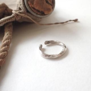 MANANAS / Twisted Open Ring