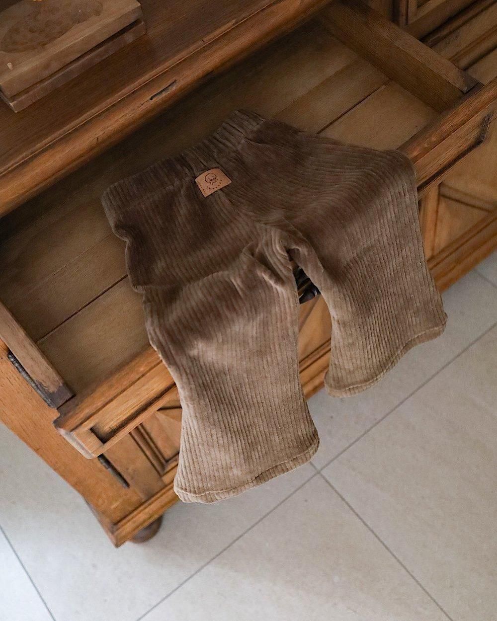 コーデュロイフレアパンツの商品画像