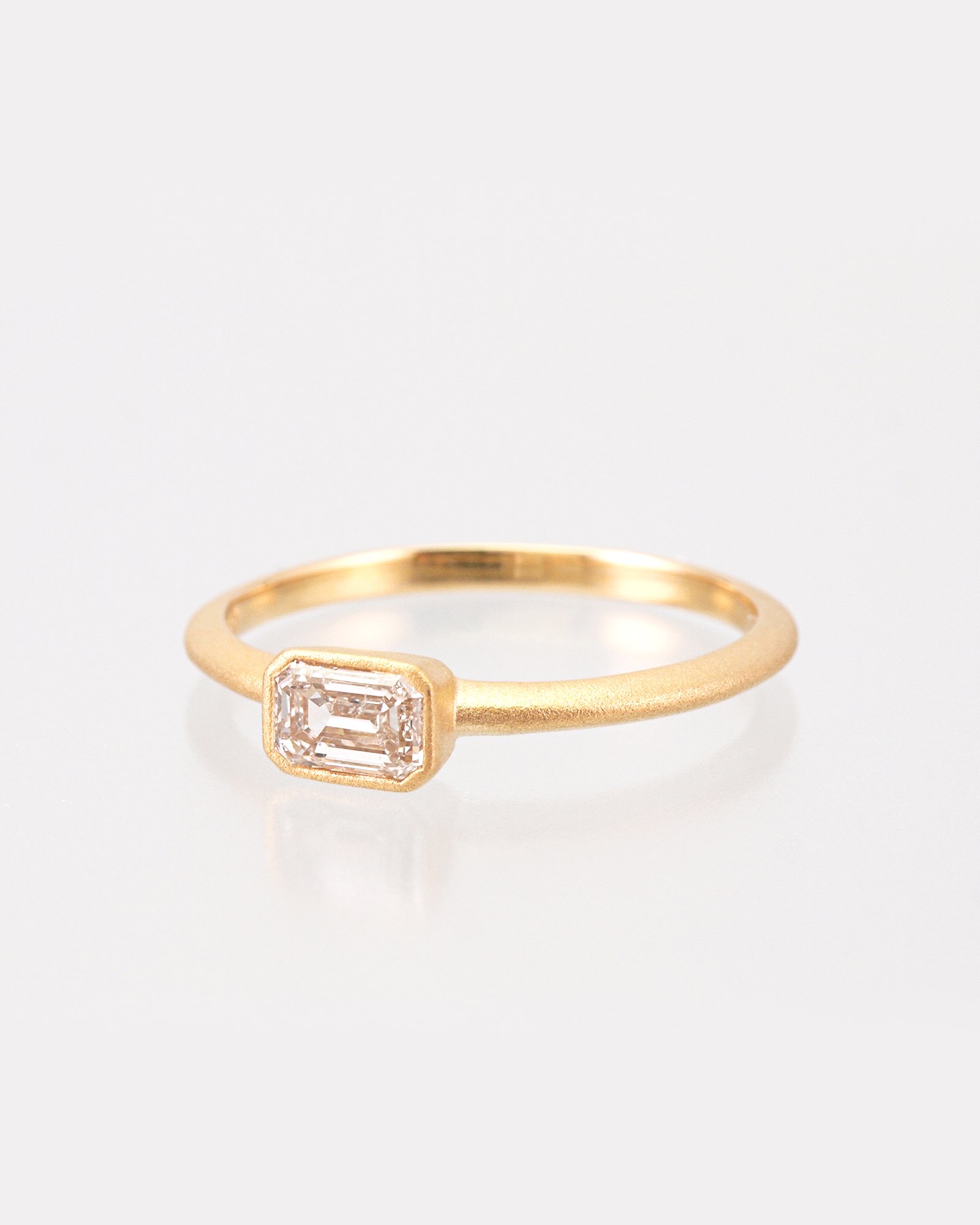 K18 Emerald Cut Diamond Ring