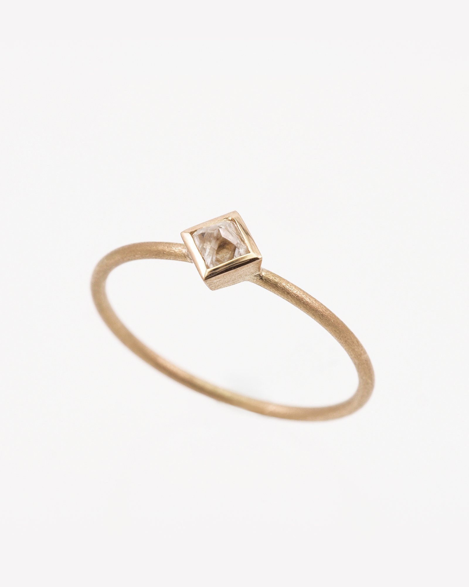 K18 Uncut Diamond Ring / Octahedron