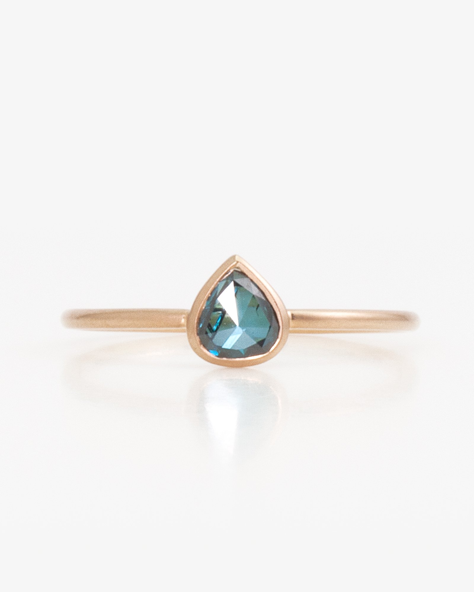 K18 Blue Diamond Ring / Pear Shape