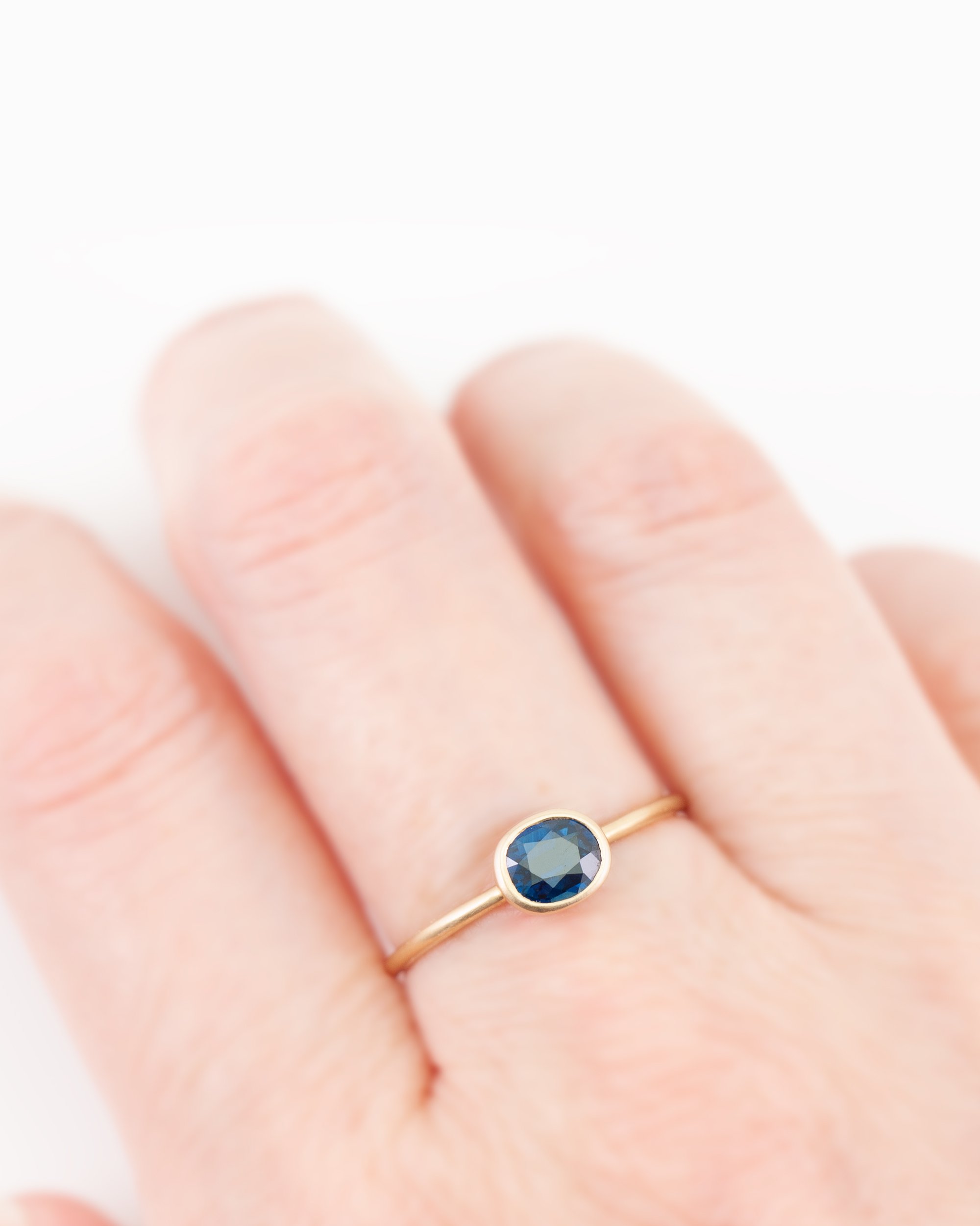 K18 Sapphire Ring / Oval - Altgraph
