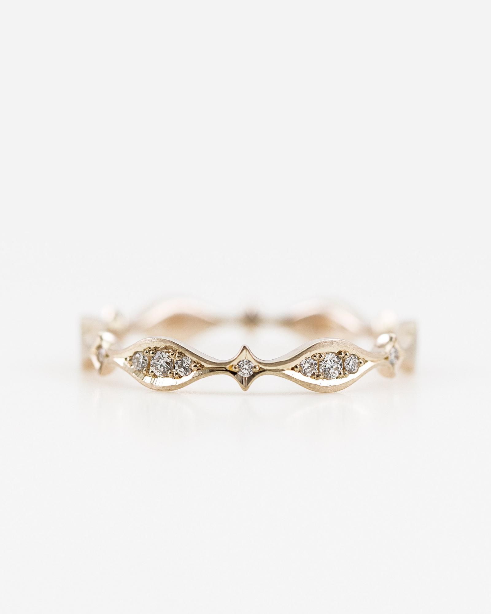 K10 Loop Ring / Nine Diamonds