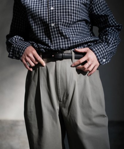 <br />LENO<br />
2 Tuck Trousers