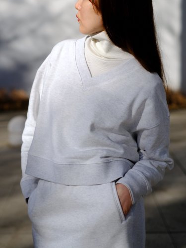 <br />Honnete<br />
<br />High Count French Terry V Neck Sweatshirts
<br />

